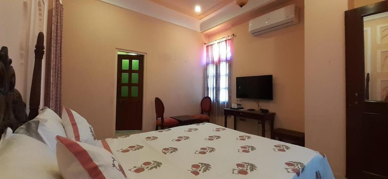 Hotel Raj Rajeshwari Haveli Jaipur Habitación foto
